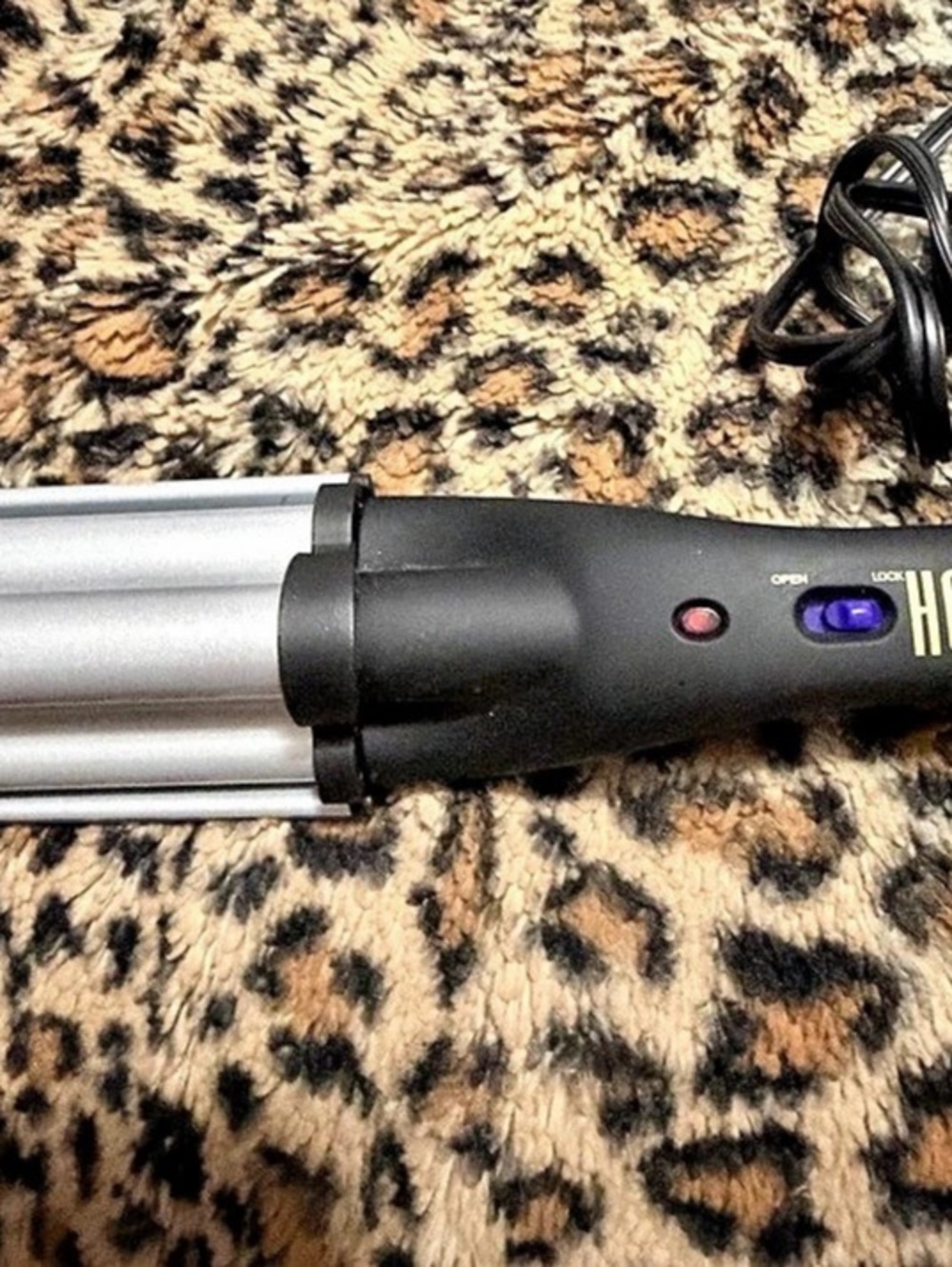 Hot Tools Professional Ceramic Tourmaline Deep Waver Black & Silver